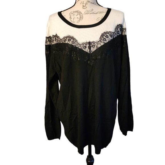 Lane Bryant Sweaters - Lane Bryant Sweater Lacey Look So Pretty!